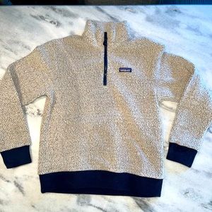 Patagonia Men’s Woolyester Fleece Quarter-Zip in Tan/Navy Blue. Size Small.